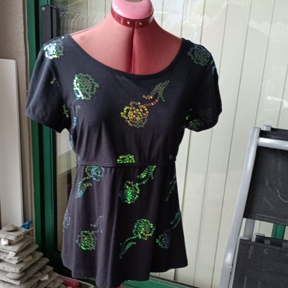 Sequin Embellished Black Short Sleeve Top